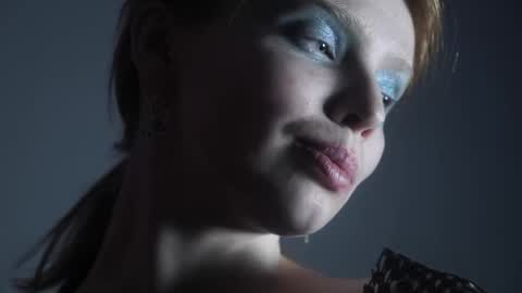        im expecting 350 thumbs up on my altar   online show from 03-04-25, 04:17