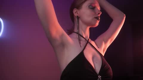        im expecting 350 thumbs up on my altar   online show from 10-12-25, 10:42