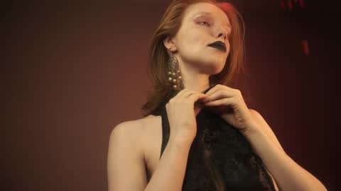        im expecting 350 thumbs up on my altar   online show from 02-10-26, 10:14