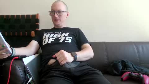 Snapshot of gingerbreaddan chatting on 12-22-24, 02:28 GingerbreadDan online show from 12-22-24, 02:28