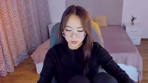 Snapshot of ginnycherry chatting on 12-29-24, 02:31 Ginny online show from 12-29-24, 02:31