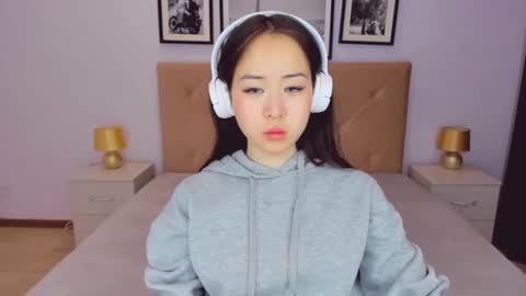 Snapshot of ginnycherry chatting on 01-28-25, 10:34 Ginny online show from 01-28-25, 10:34