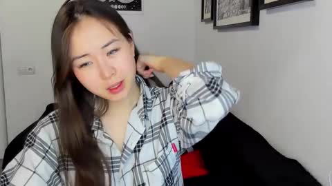 Snapshot of ginnycherry chatting on 02-24-25, 11:54 Ginny online show from 02-24-25, 11:54