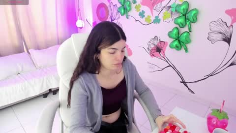 Snapshot of ginnywett chatting on 03-26-26, 01:06 Kendall online show from 03-26-26, 01:06