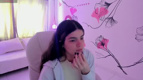 Kendall online show from 05-03-26, 01:17