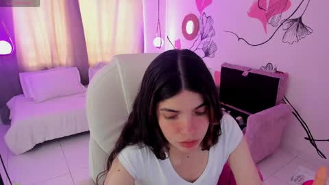 Kendall online show from 05-11-26, 02:45