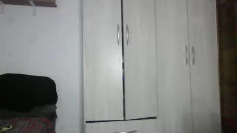 Snapshot of ginon293 chatting on 03-06-25, 09:36 emahot online show from 03-06-25, 09:36