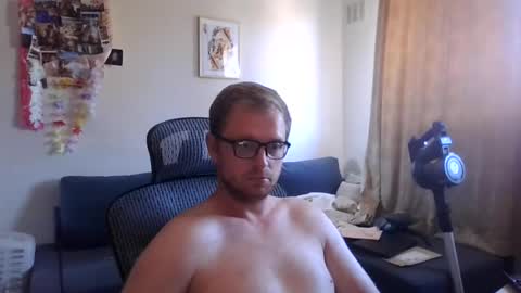 Snapshot of ginwood chatting on 07-11-26, 01:36 ginwood online show from 07-11-26, 01:36