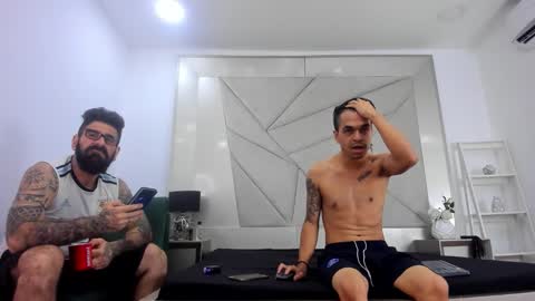 gio_lorenz online show from 09-12-25, 12:27