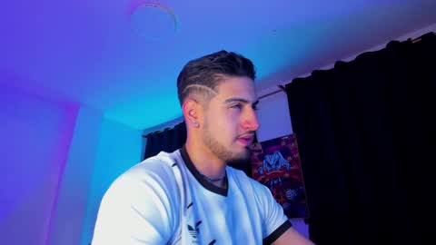 Snapshot of giomar_reyes chatting on 01-07-25, 08:24 GIOMAR REYES online show from 01-07-25, 08:24
