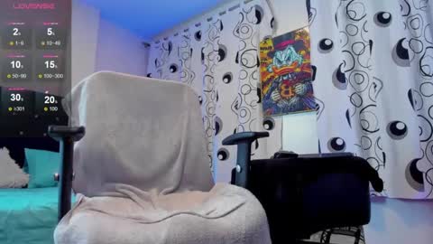 Snapshot of giomar_reyes chatting on 09-19-25, 04:25 GIOMAR REYES online show from 09-19-25, 04:25