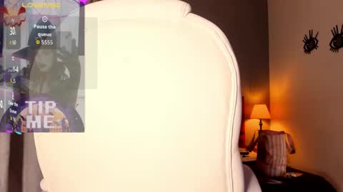 Snapshot of giovanna_oliveira chatting on 11-02-25, 07:22 Giovanna online show from 11-02-25, 07:22