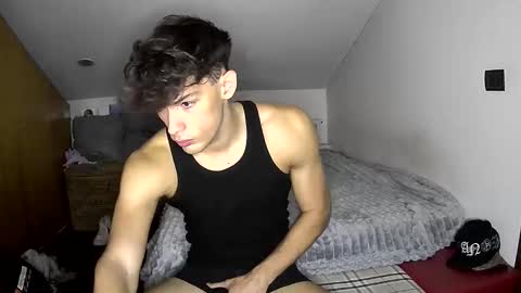 Snapshot of giovyyx chatting on 09-29-25, 10:20 giovyyx online show from 09-29-25, 10:20