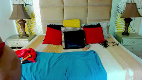 Snapshot of gipsysmitts chatting on 11-04-25, 08:30 Gipsy online show from 11-04-25, 08:30