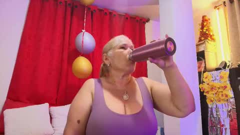 Snapshot of girl_amada chatting on 02-16-26, 07:32 Girl Amada online show from 02-16-26, 07:32