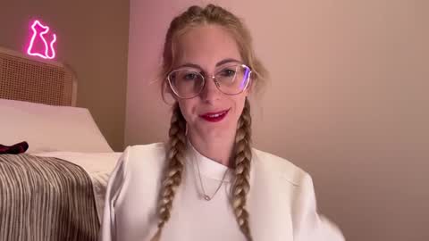 Nikki online show from 01-02-25, 04:13