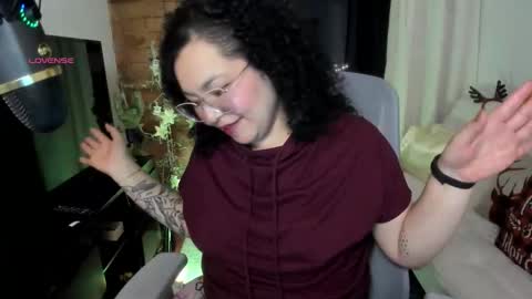 girl_inline online show from 12-17-25, 12:27