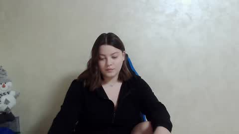 Snapshot of girl_leya chatting on 12-12-24, 07:26 girl_leya online show from 12-12-24, 07:26