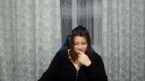 Snapshot of girl_leya chatting on 01-28-25, 09:29 girl_leya online show from 01-28-25, 09:29