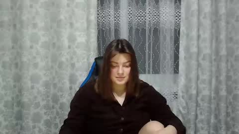 Snapshot of girl_leya chatting on 02-02-25, 09:13 girl_leya online show from 02-02-25, 09:13