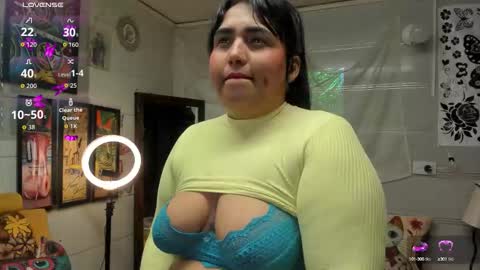 girl_luna_ online show from 09-19-25, 06:52