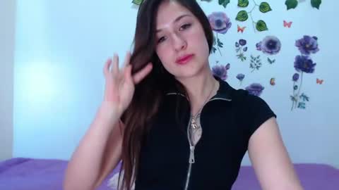 Snapshot of girl_naughty11 chatting on 06-12-26, 09:35 Isabella online show from 06-12-26, 09:35