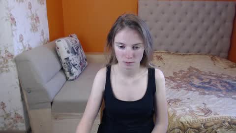 Snapshot of girl_summer97 chatting on 12-17-24, 11:49 Katia online show from 12-17-24, 11:49