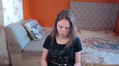 Snapshot of girl_summer97 chatting on 03-07-25, 12:23 Katia online show from 03-07-25, 12:23