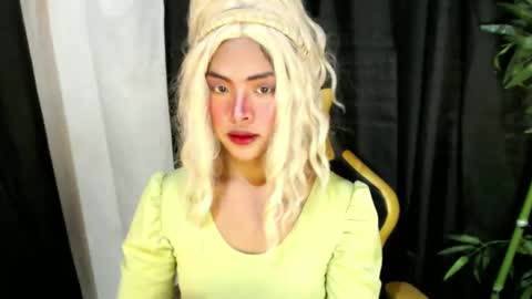 Snapshot of girlcock_dominantfucker chatting on 12-12-24, 10:24 queen ronna online show from 12-12-24, 10:24