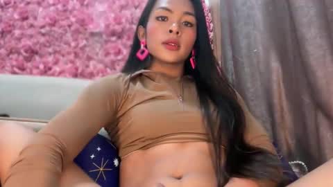 Snapshot of girlcock_dominantfucker chatting on 09-16-25, 03:46 queen ronna online show from 09-16-25, 03:46