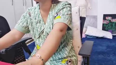 girlhanoi online show from 11-07-25, 10:43