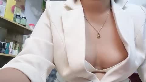 girlhanoi online show from 12-16-25, 08:58