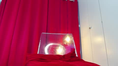 Snapshot of girlnextd00r_ chatting on 12-15-24, 12:38 Hanna online show from 12-15-24, 12:38