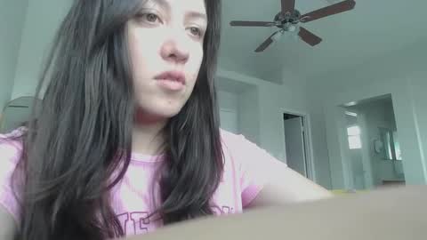 Snapshot of girlnextdoor702 chatting on 01-03-25, 06:35 Jasmine online show from 01-03-25, 06:35