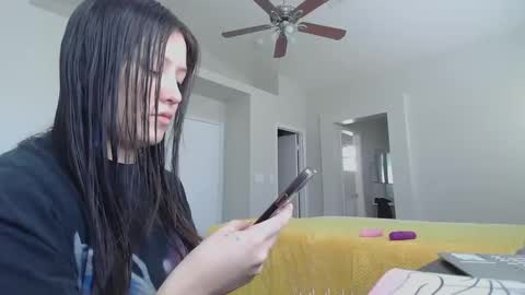 Snapshot of girlnextdoor702 chatting on 02-04-25, 06:27 Jasmine online show from 02-04-25, 06:27