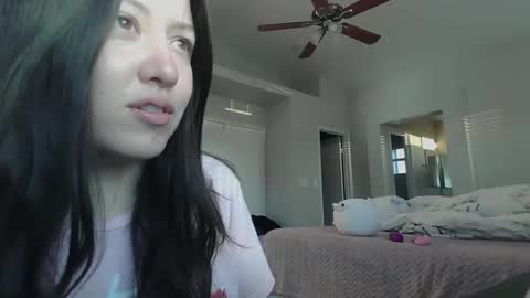 Snapshot of girlnextdoor702 chatting on 03-08-25, 02:08 Jasmine online show from 03-08-25, 02:08