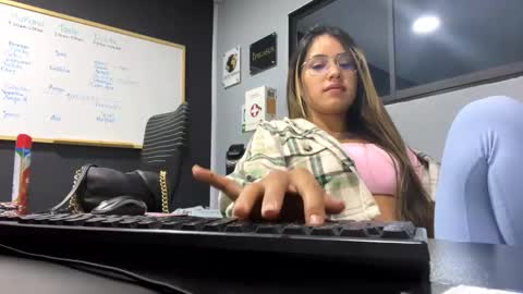 Snapshot of girlpinkxx chatting on 01-15-25, 10:57 girlpinkxx online show from 01-15-25, 10:57