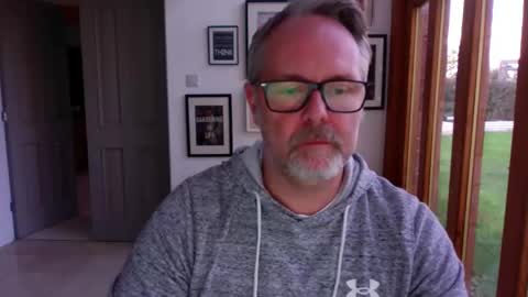 Snapshot of girlsandbikes chatting on 10-31-25, 04:08 girlsandbikes online show from 10-31-25, 04:08