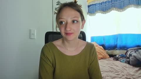 Snapshot of girlsativa chatting on 12-24-24, 03:58 Maze    Thumbs up online show from 12-24-24, 03:58