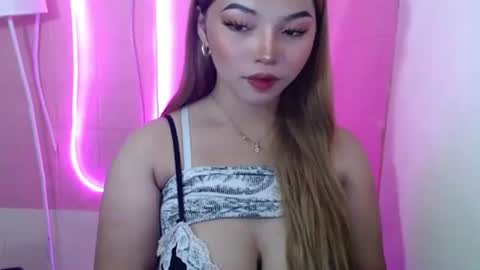 Rhaine online show from 03-06-25, 01:27