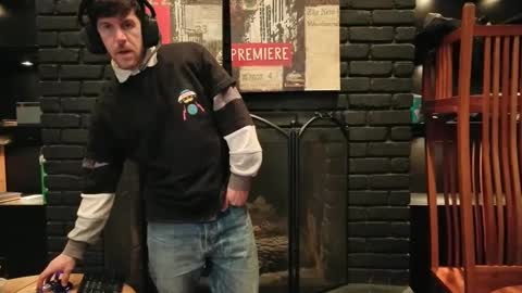 Snapshot of girthwayne chatting on 12-14-24, 12:33 croyal09 online show from 12-14-24, 12:33