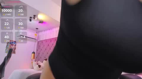 Snapshot of gisela_rodriguez chatting on 12-26-24, 05:51 GISELA online show from 12-26-24, 05:51