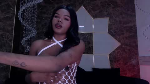 gisela_valencia online show from 06-19-26, 02:43