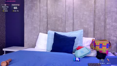 Snapshot of giselamaru chatting on 10-09-25, 10:02 online show from 10-09-25, 10:02