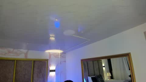 Snapshot of giselamaru chatting on 10-17-25, 10:18 online show from 10-17-25, 10:18