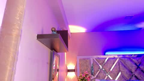 Snapshot of giselamaru chatting on 10-24-25, 10:33 online show from 10-24-25, 10:33