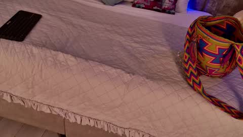 Snapshot of giselamaru chatting on 10-26-25, 10:10 online show from 10-26-25, 10:10