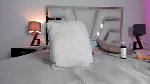 Snapshot of giselle_joness1 chatting on 12-07-24, 02:13 Giselle online show from 12-07-24, 02:13