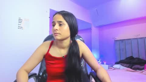 Snapshot of giselle_roldan chatting on 02-22-26, 04:49 GISELLE ROLDAN online show from 02-22-26, 04:49