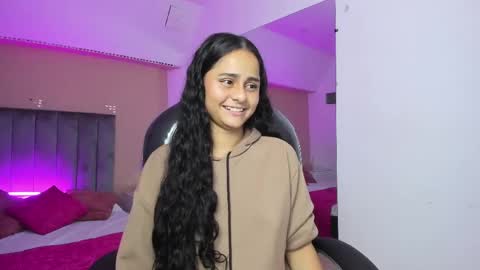 Snapshot of giselle_roldan chatting on 06-07-26, 03:54 GISELLE ROLDAN online show from 06-07-26, 03:54